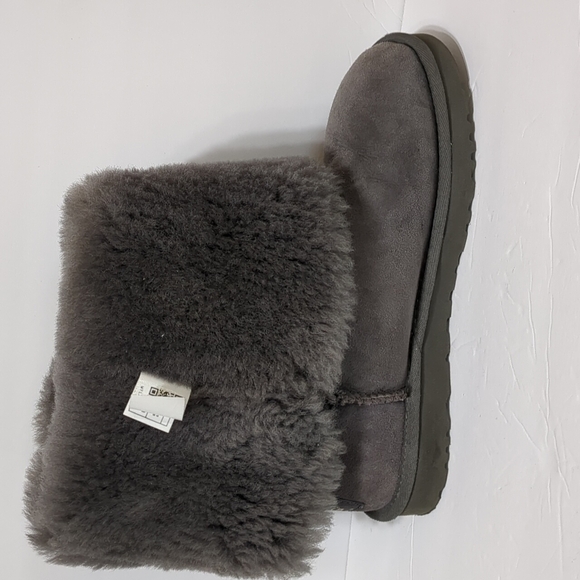 UGG BAILEY BUTTON TRIPLET II GREY Leather BOOTS women size 8 - Picture 6 of 13